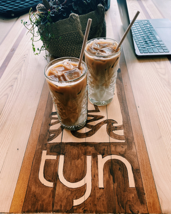 Van_luxe_koffies_tot_eenvoudige_arrangementen_kun_je_bij_Tijn_terecht_.jpeg