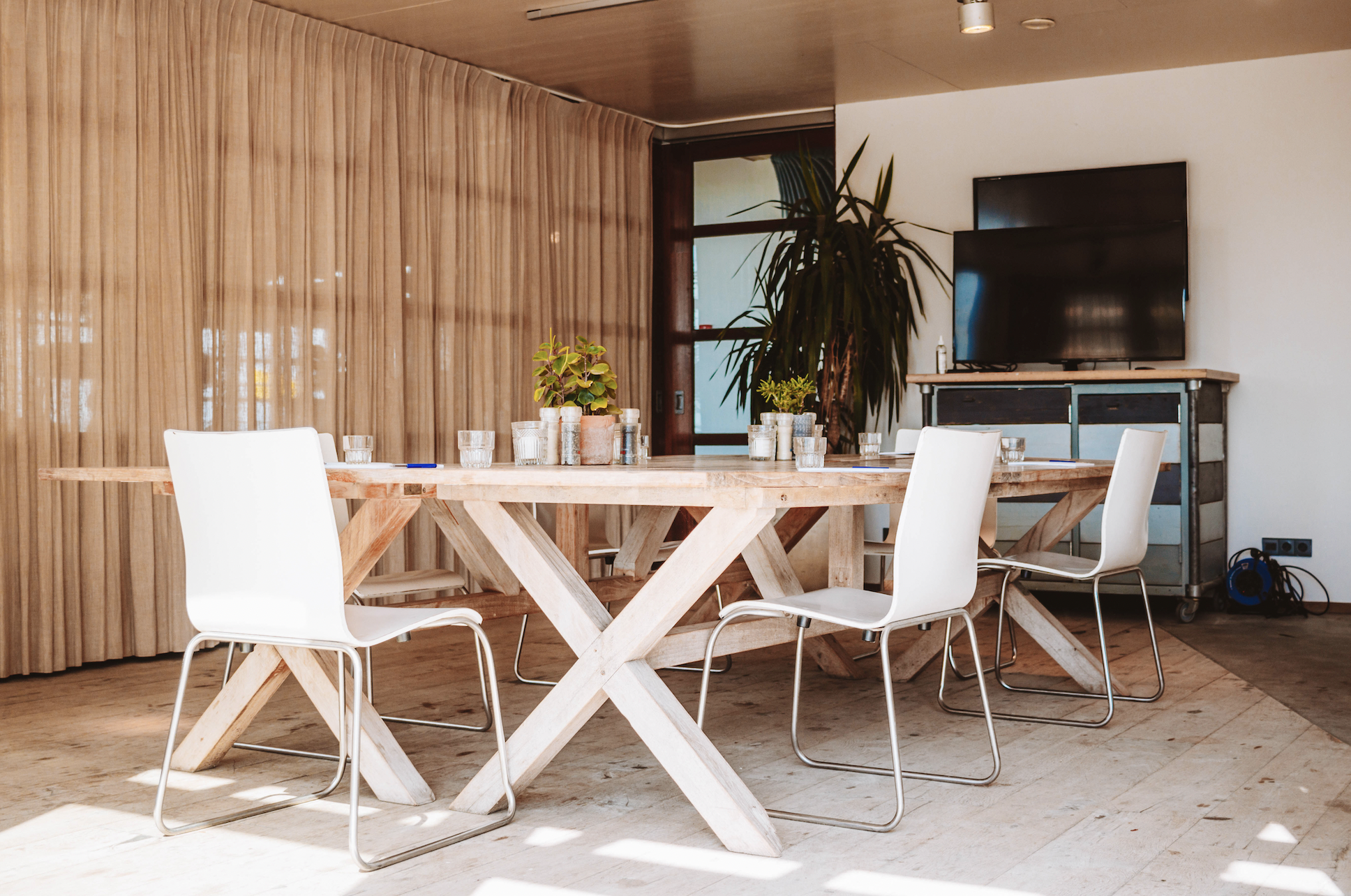 loca2_2.png loca2_2.png