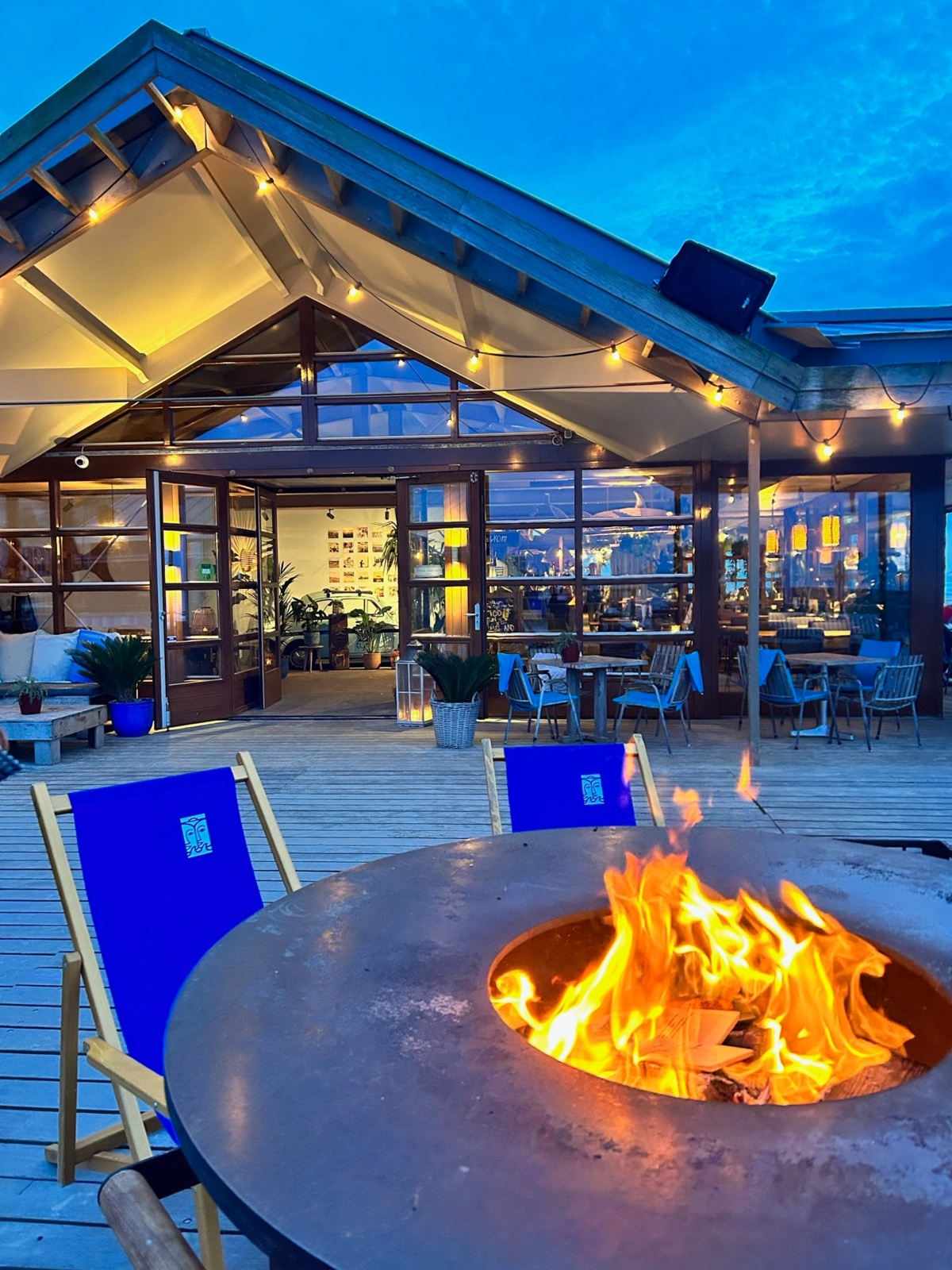 Ingang_van_ons_strandpaviljoen_1.jpeg